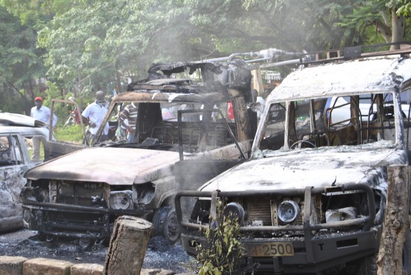Charred vehicles following a nighttime attack by about 30 armed fighters believed to be Al-Shabab members [Xinhua]