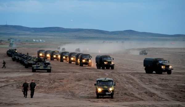  Armoured vehicles of foreign troops concentrate at the Zhurihe training base, north China's Inner Mongolia Autonomous Region, Aug. 16, 2014 [Xinhua]
