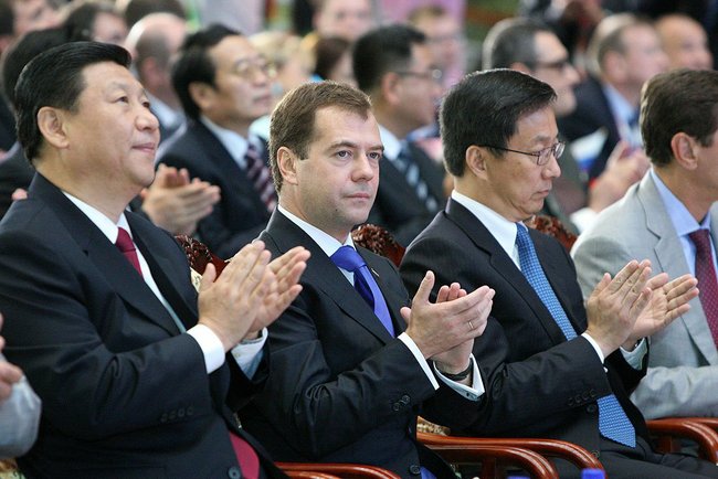 File photo of Chinese President Xi Jinping (left) with Russian Prime Minister Dmitry Medvedev [PPIO]