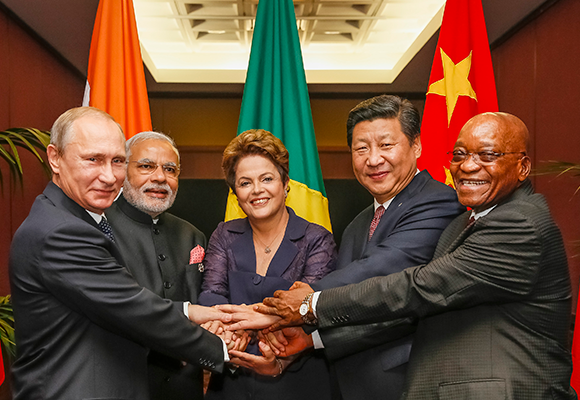 Chinese President Xi Jinping, Russian President Vladimir Putin, Indian Prime Minister Narendra Modi, South African President Jacob Zuma and Brazilian President Dilma Rousseff met in Brisbane, Australia on 15 November 2014 [gov.br]