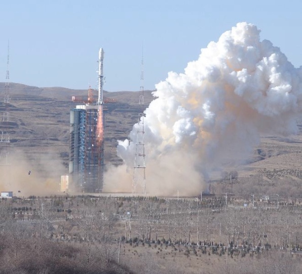 A Chinese Long March-4B rocket carrying the CBERS-4 satellite, jointly developed with Brazil, blasts off in Taiyuan satellite launch center in north China's Shanxi Province, Dec. 7, 2014 [Xinhua]