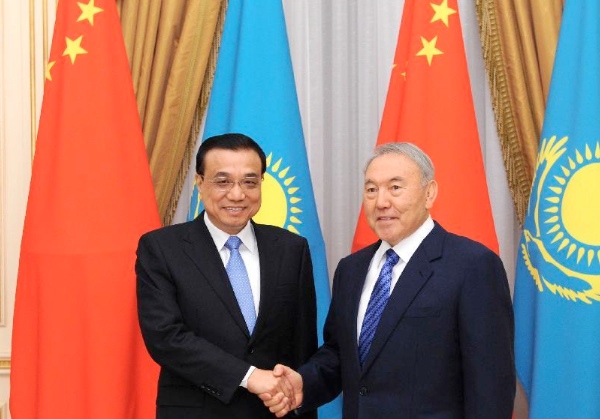 Chinese Premier Li Keqiang meets President of Kazakhstan Nursultan Nazarbayev in Astana, Kazakhstan on 14 December 2014 [Xinhua]