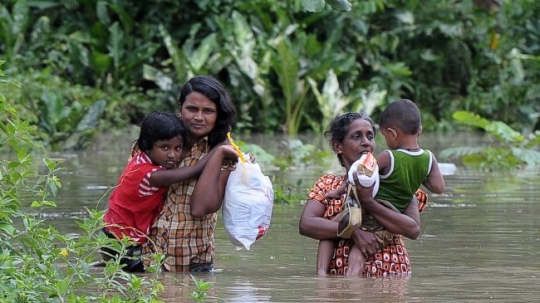 Flash floods and mudslides in Sri Lanka have killed at least 39 people and more than 1 million have had to flee their homes in the past few weeks, data from the island's Disaster Management Centre showed last week [Xinhua]