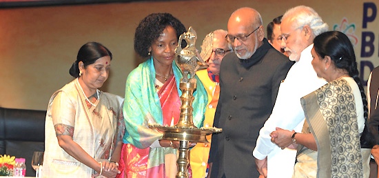 South African Foreign Minister Maite Nkoana-Mashabane (second from left) and Indian Prime Minister Narendra Modi (second from right) in Ahemdabad, in the Indian state of Gujarat on 8 January 2015 [Image: MEA, India]