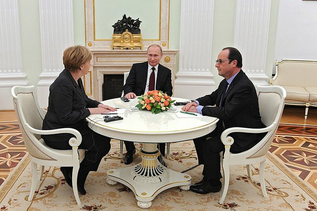 Vladimir Putin met with Federal Chancellor of Germany Angela Merkel and President of France Francois Hollande at the Kremlin on 6th February 2015 [PPIO]