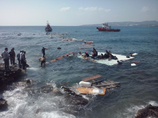 A vessel carrying approximately 200 irregular migrants sank off the coasts of Rhodes island in southeastern Aegean Sea on Monday, local authorities said. At least three people died in the accident [Xinhua]
