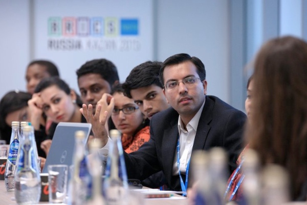Participants at the BRICS Youth Summit in Kazan, Russia on 4 July 2015 [Image: brics2015.ru]