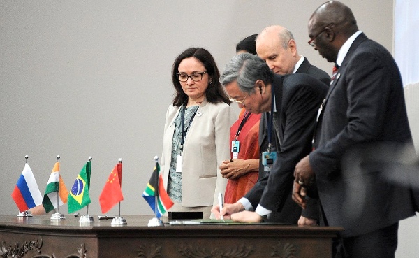 BRICS Finance and Commerce Minister at the signing of documents during the 6th BRICS Summit in Fortaleza, Brazil on 15 July 2014 [PPIO]