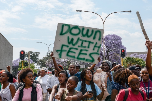 Students protest against tuition fee increases at University of the Witwatersrand in Johannesburg, South Africa, on Oct. 20, 2015 [Xinhua]