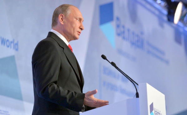 Putin delivers Speech at the final plenary session of the 12th annual meeting of the Valdai International Discussion Club in Sochi, Russia on 22 October 2015 [PPIO]