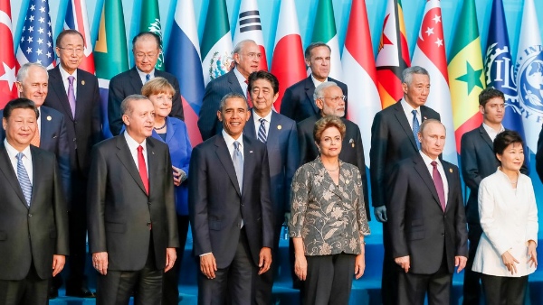 Brazil's President Dilma Rousseff (3rd from right, front row) at the G20 Summit in Antalya, Turkey on 15 Nov. 2015 [Xinhua]