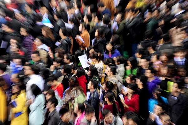 China faces large pressure creating jobs for university graduates [Xinhua]
