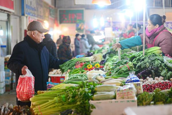Food prices account for one-third of the CPI calculation [Xinhua]