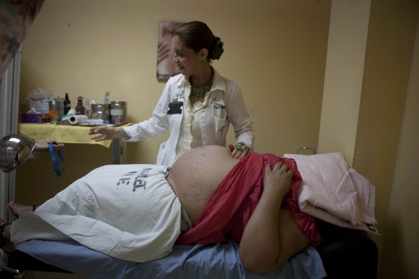 New health advisories say that pregnant women are most at risk of microcephaly in Zika-infected regions [Xinhua]