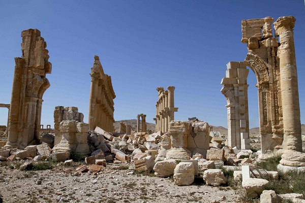 Damaged ancient architectures are seen in Palmyra of central Syria, on April 1, 2016 [Xinhua]