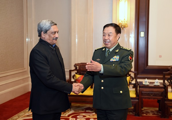 Vice Chairman of China's Central Military Commission Fan Changlong (R) meets with Indian Defense Minister Manohar Parrikar in Beijing, capital of China, April 18, 2016 [Xinhua]