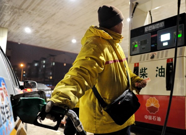 With the oil glut largely expected to end now that OPEC and non-OPEC nations agree to output cuts, prices are sure to rise at the pump [Xinhua]