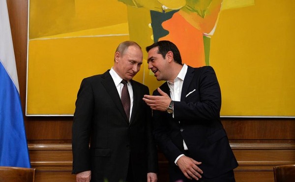 Russian President Vladimir Putin with Prime Minister of Greece Alexis Tsipras at the signing ceremony of Russian-Greek documents in Athens on 27 May 2016 [PPIO]