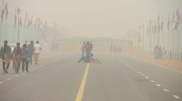New Delhi was shrouded in thick sepia-toned air, November 5, 2016 [Xinhua]