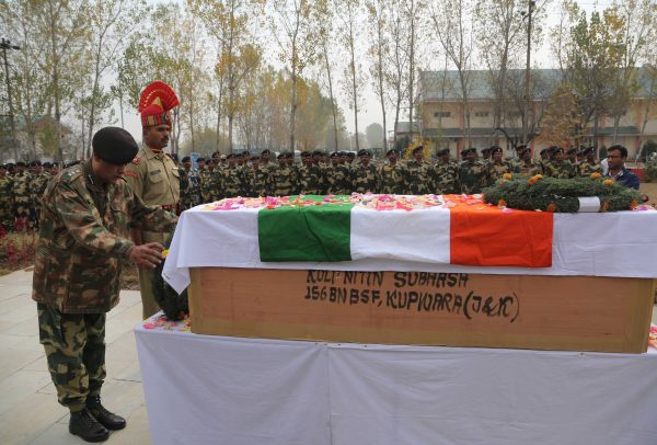 A number of Indian military servicemen have been killed as they exchange fire with Pakistani forces over the LOC border near Kashmir [Xinhua]